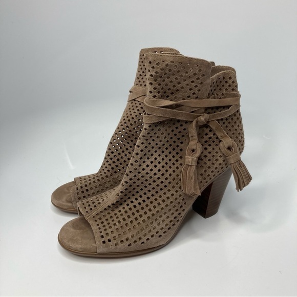 Vince Camuto Kamey peep toe booties size 7.5 - Picture 1 of 7